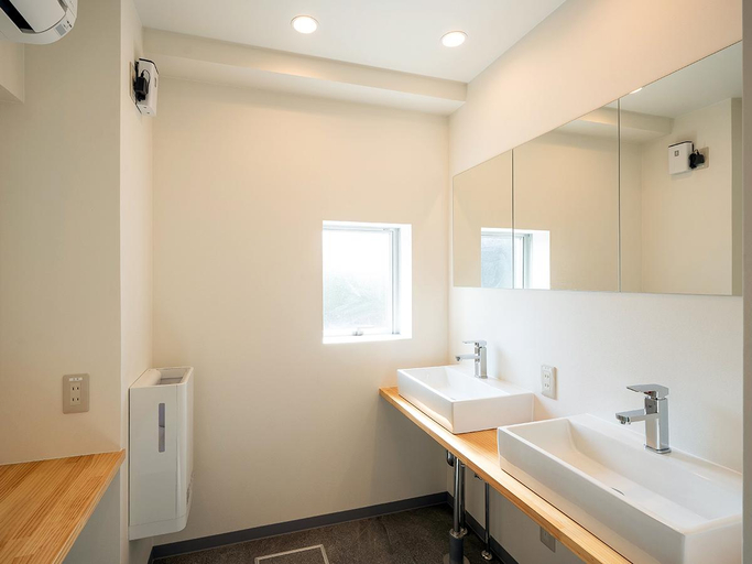 Bathroom 3, FRUOR TOKONAME, Tokoname