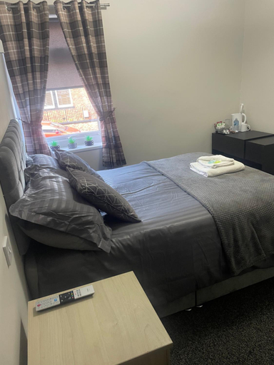 Bedroom 2, The Railway Crossings Inn, Durham