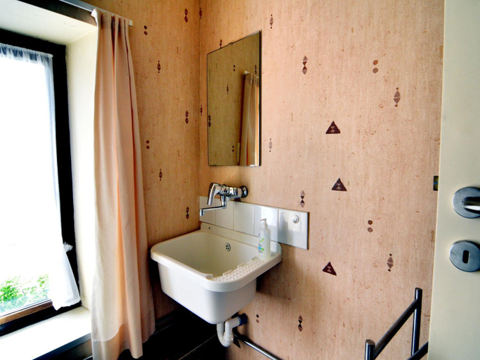 Bathroom 3, Comfortable Villa, Paliseul, Luxembourg