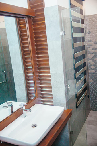 Bathroom 5, Aurora Villa, Weligama