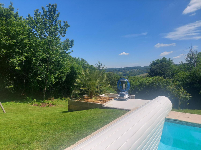 Sport & Beauty, Holiday Home in Limoges with Saltwater Pool, Haute-Vienne
