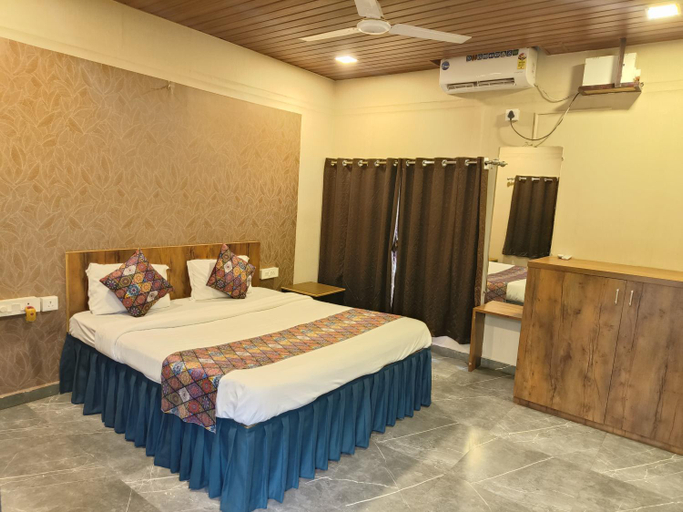 Bedroom, Raghunandan Resort (Super Deluxe Cottage), Nashik