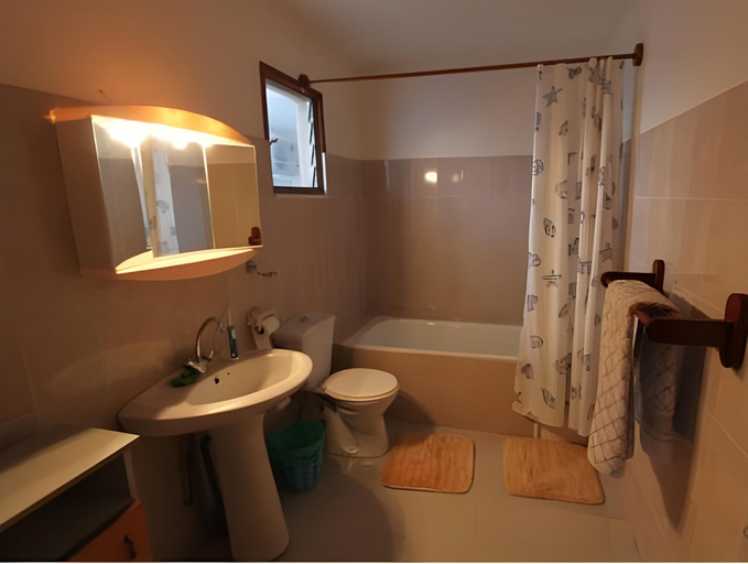 Bathroom 2, Kakatar Family Residence , Yoff, Dakar