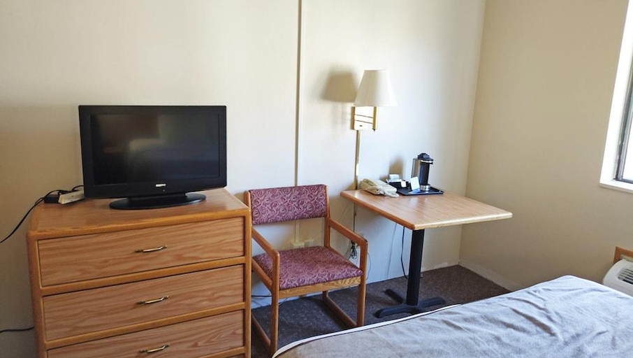 Bedroom 2, Americas Best Value Inn, Gogebic