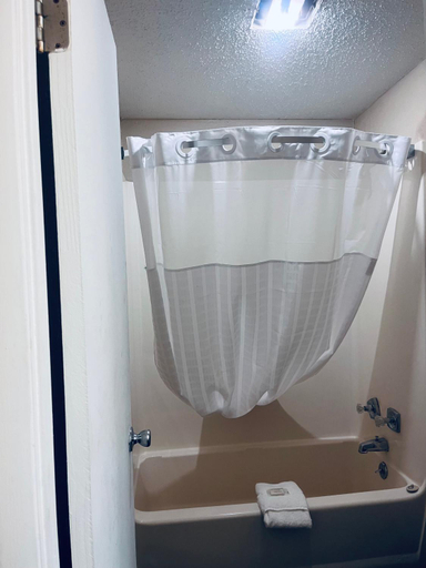 Bathroom 5, Stay-Well Inn, Monroe