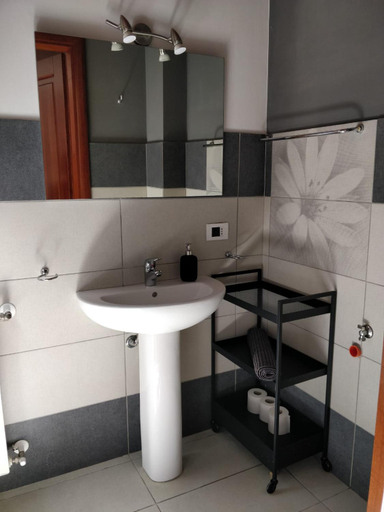 Bathroom 5, Kalos Rooms, Agrigento