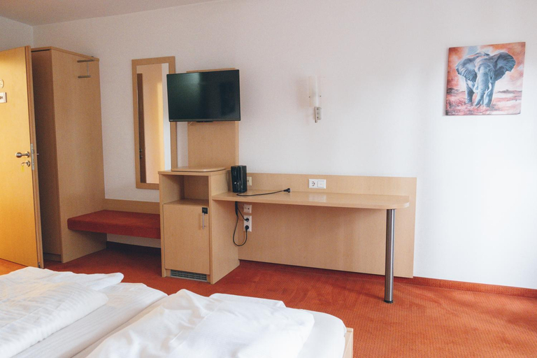 Bedroom 4, Hotel Allee 25, Stuttgart
