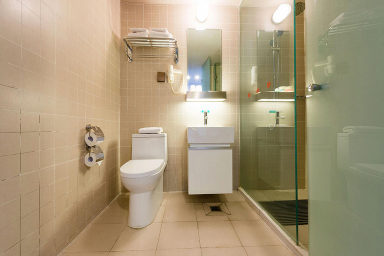 Bathroom 3, Jinjiang Inn Select Wuwei Railway Station Wanda Plaza, Wuwei