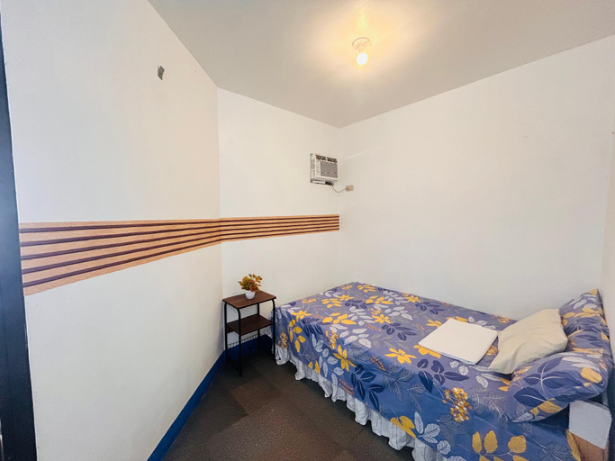 Bedroom 5, Sunrise Backpackers, Coron