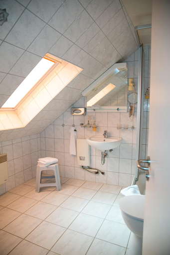 Bathroom, Hotel Bierstubl, Mansfeld-Südharz