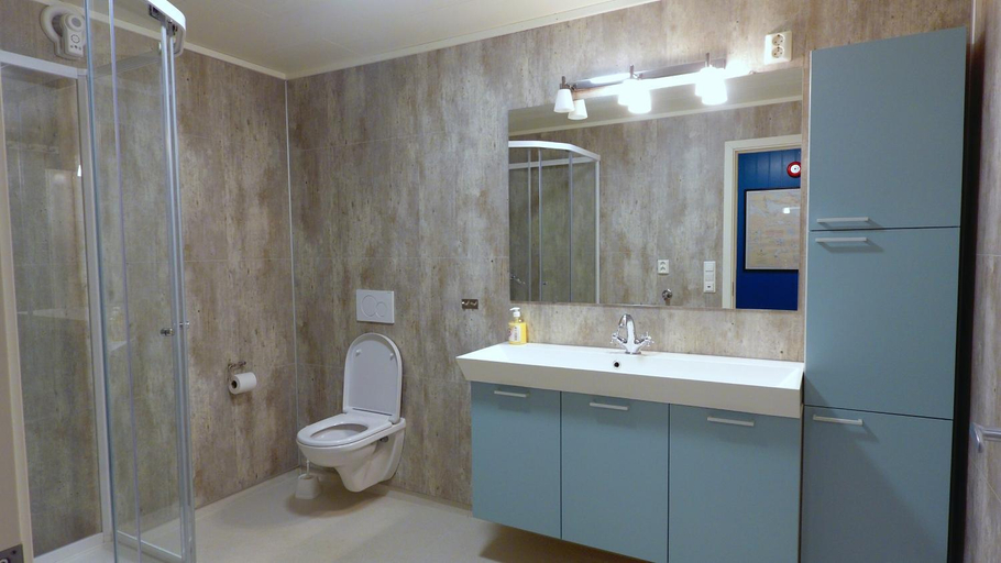 Bathroom 4, Saltstraumen Brygge, Bodø