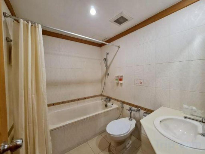 Bathroom 4, The Rich Hotel, Muang Nonthaburi