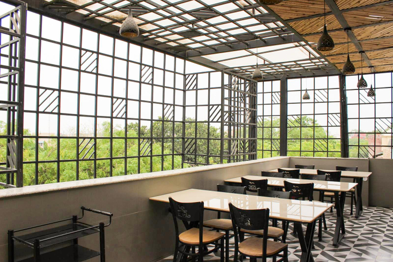 Food & Drinks 5, Iris Suites Kalkaji, Delhi