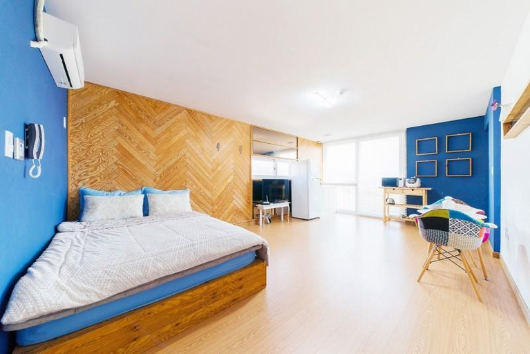 Bedroom 2, Pocheon Hwajeokyeon Pension, Cheorwon