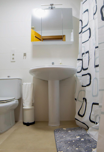 Bathroom 2, 5 Apartamentos Comodos en el Corazon de Baza, Granada