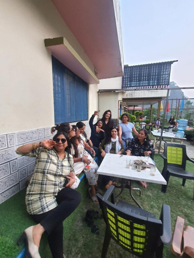 Food & Drinks