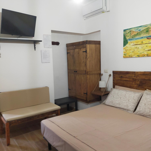 Others 4, B&B Al Melograno, Lecce