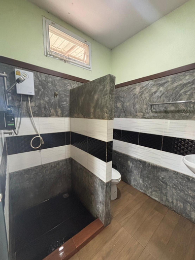 Bathroom, Thabli Resort, Kra Buri