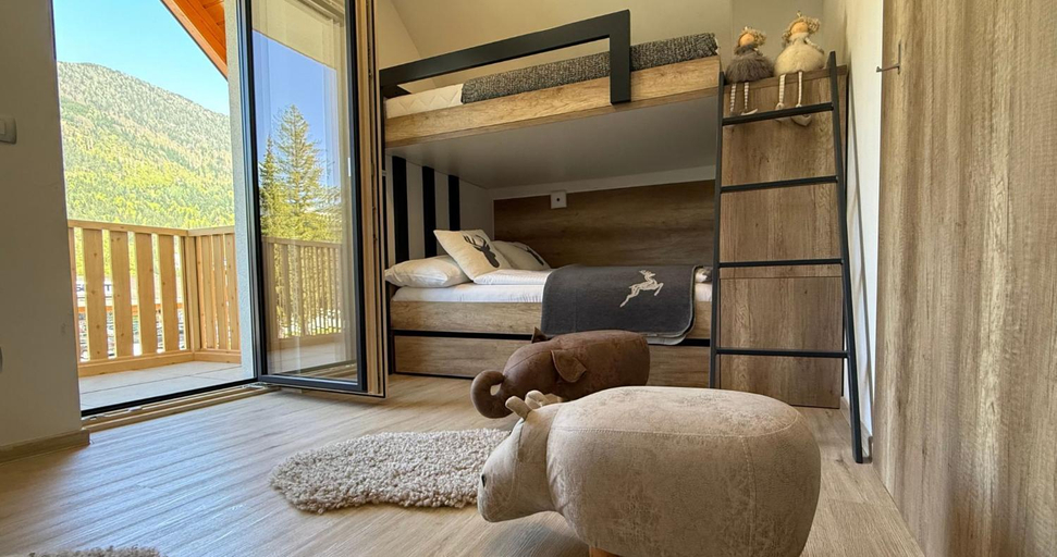 Bedroom 2, Vila Mojca SKI IN&OUT - Apartmaji Lena, Kranjska Gora