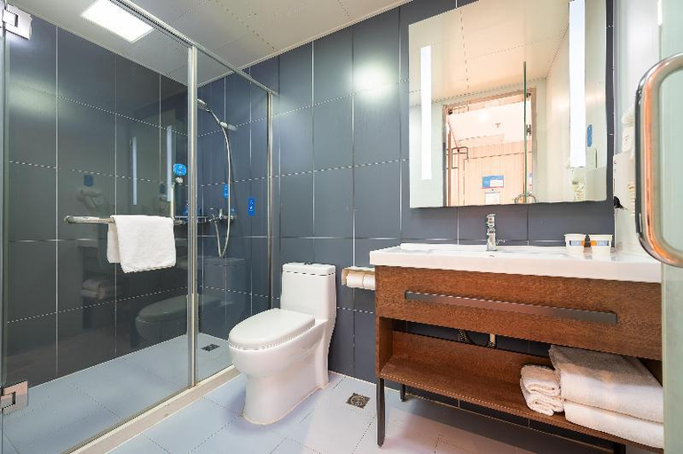 Bathroom 4, EZZI HOTEL (Shanghai Pudong New Area Caolu Subway Station), Shanghai