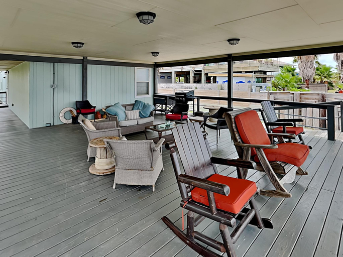 Food & Drinks 5, Pier Pressure, Aransas