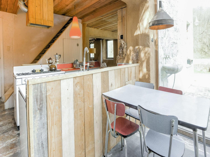 Others 4, Holiday Home in Philippeville with garden, Namur