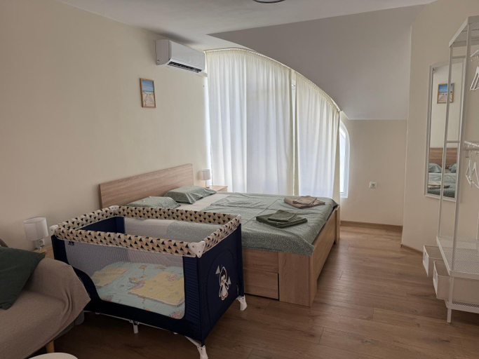 Others 2, Студио за гости При Нана, Burgas