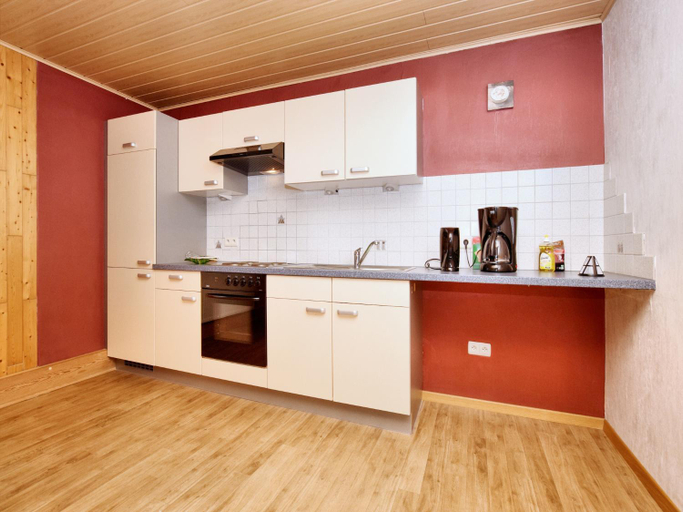 Others 5, Cosy Apartment in Born with Terrace and Garden, Liège