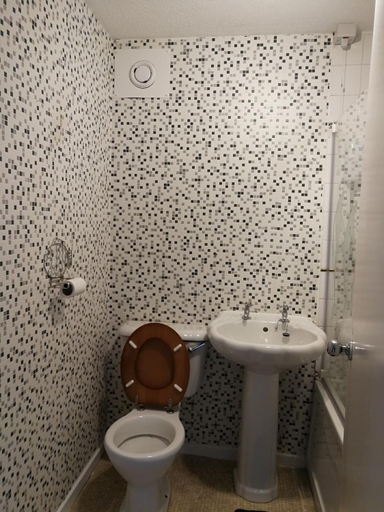 Bathroom 3, Glasgow Double Room Free Parking, Glasgow