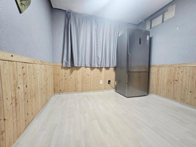 Bedroom 2, Eulwangri Suwanee Pension, Jung