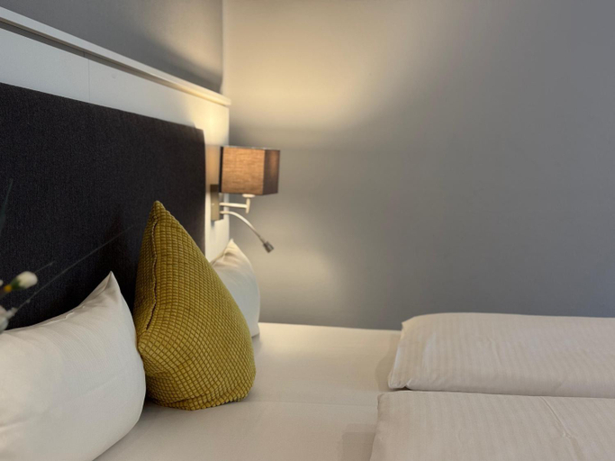 Bedroom 2, Hotel Pflieger - Superior, Stuttgart