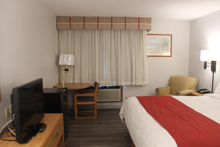 Bedroom 2, Eastwood Inn, Morrison