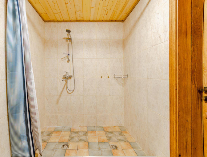 Bathroom 2, Boyarsky Dvor Inn, Maykopskiy rayon