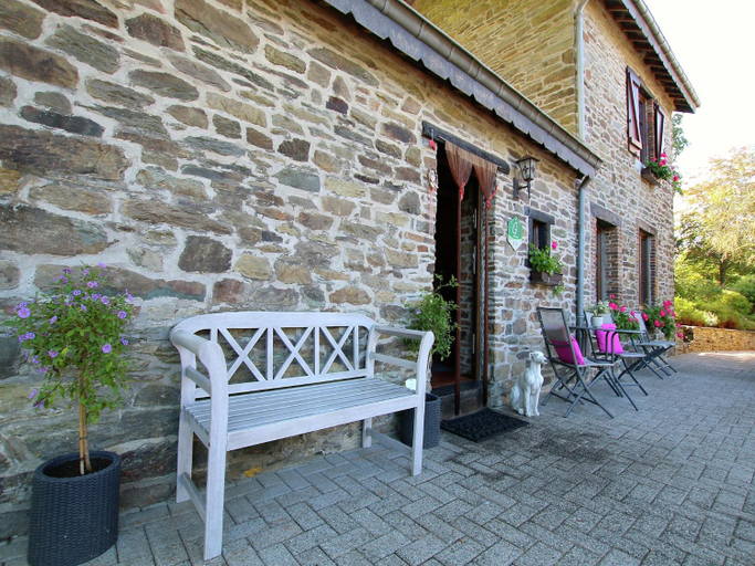 Others 5, Forest Hideaway, Baillamont, Namur