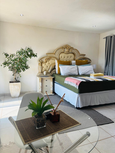 Others 5, KwaSihle Guesthouse, City of Johannesburg