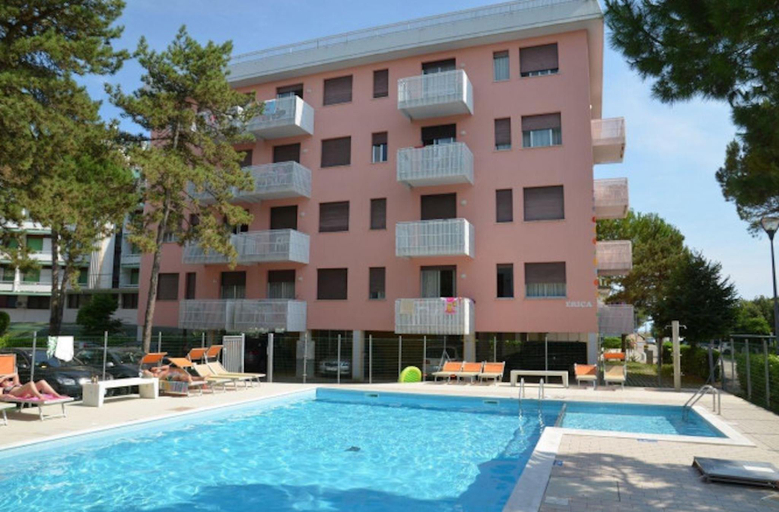 Swimming pool 3, Bright apartment with balcony-Beahost, Venezia