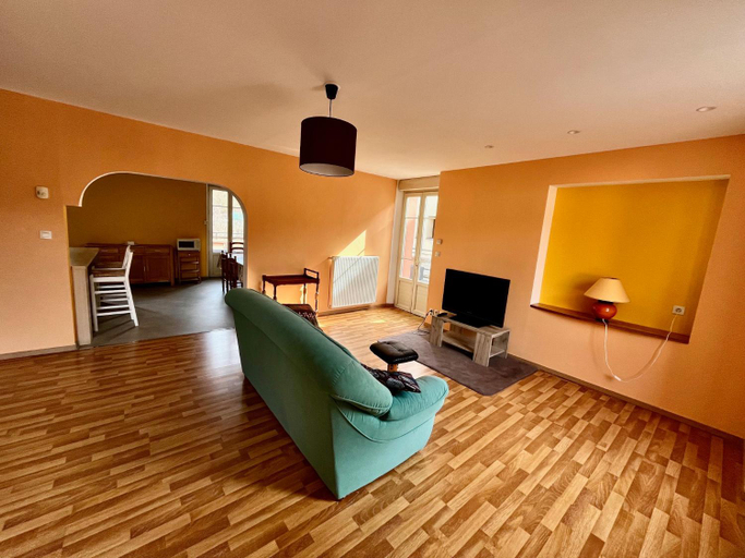 Shared lounge/TV area, Les Chambres de Marvejols, Lozère