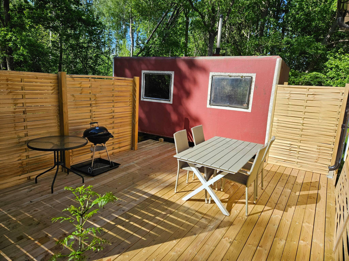3, Cottage , Private Sauna for 8 people , 1000m garden, Örebro