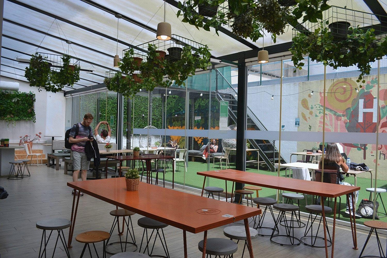 Food & Drinks 5, Hub Lisbon Patio Hostel, Lisbon