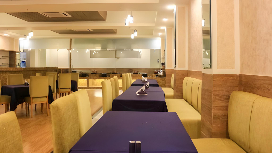 Food & Drinks 5, Dee Marks Hotel and Resorts, Delhi