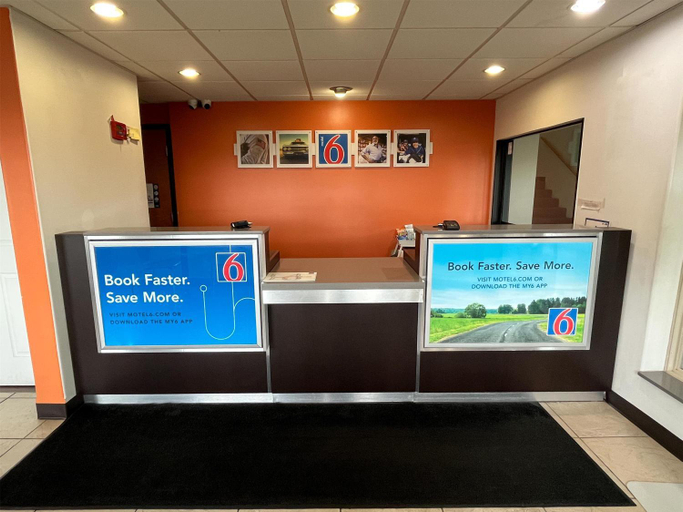 Public Area, Studio 6 Suites Urbana, IL, Champaign