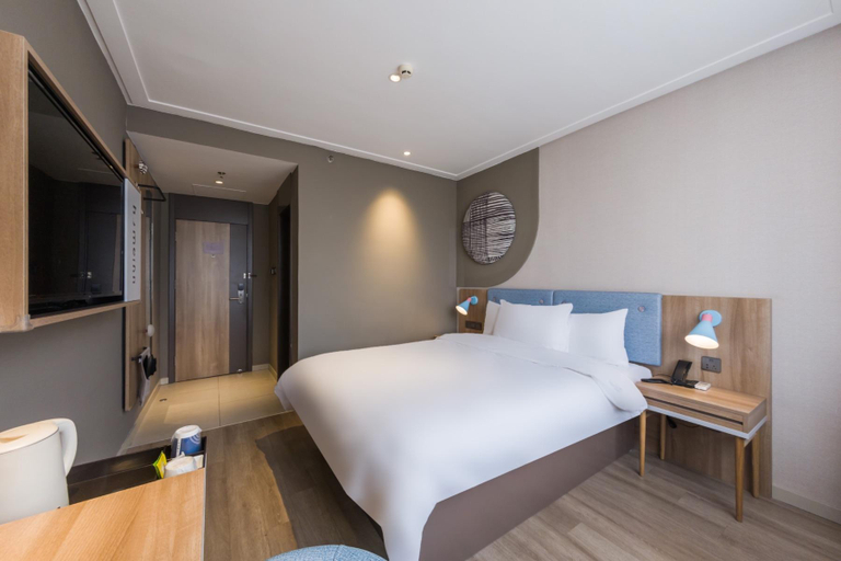 Bedroom 2, Home Inn Neo Wendeng Kunyu Road RT-Mart, Weihai