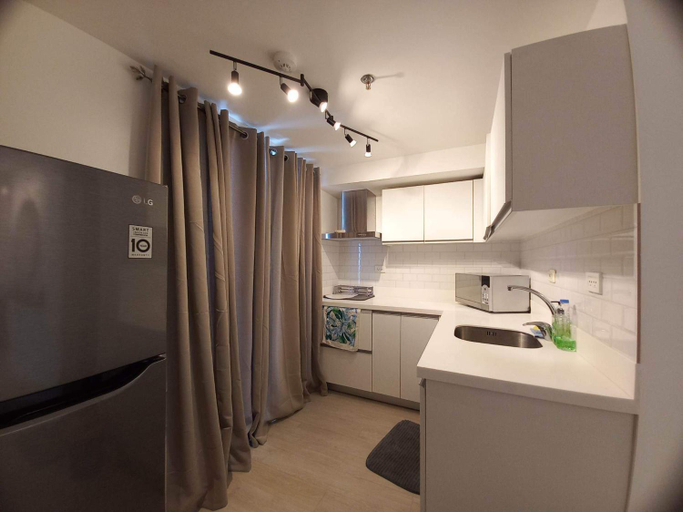 Others 5, Family Room 1BR HUGE Balcony in Azure North, San Fernando City