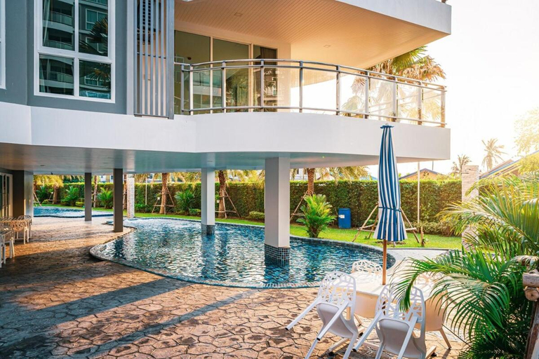 Sport & Beauty 2, NEW amazing apartment by the beach with seaview!, Sattahip