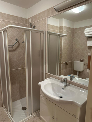 Bathroom 4, Nauthotel, Gorizia