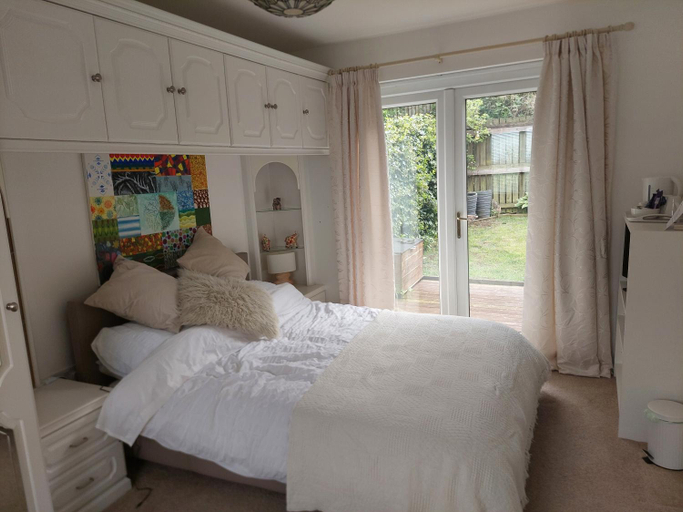 Others 5, 210 Greenlea Court, Kirklees