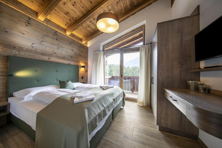 Bedroom 2, Alpine Chalet Retreat in Rossberg, Zell am See