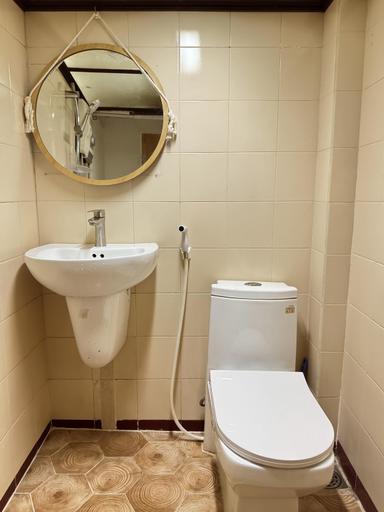 Bathroom 3, The Rustic Home, District 1