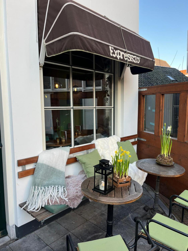 Others 2, Koffie&kussens, Middelburg