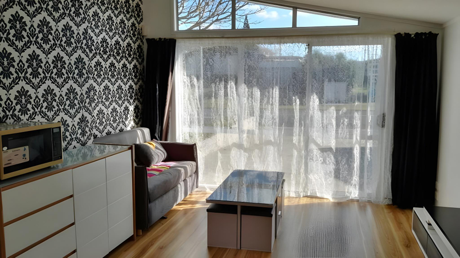 Public Area 2, Fuchsia Lodge, Hamilton
